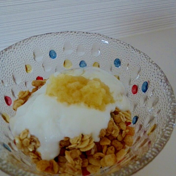 朝食フルグラ★りんごヨーグルト